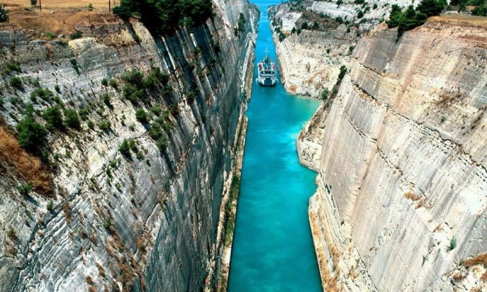 Η διώρυγα της Κορίνθου ανοίγει ξανά για την ναυσιπλοΐα από την 1η Μαίου